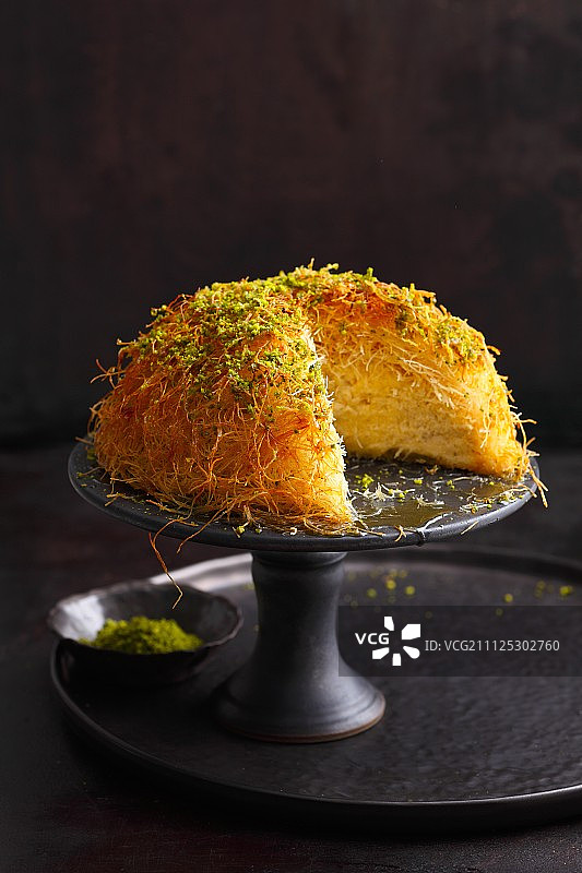 酥皮香料夸克蛋糕图片素材