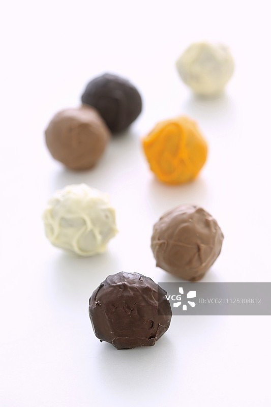 巧克力姜饼果仁糖图片素材