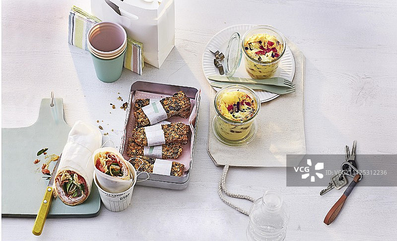 包含外卖菜肴的早午餐图片素材