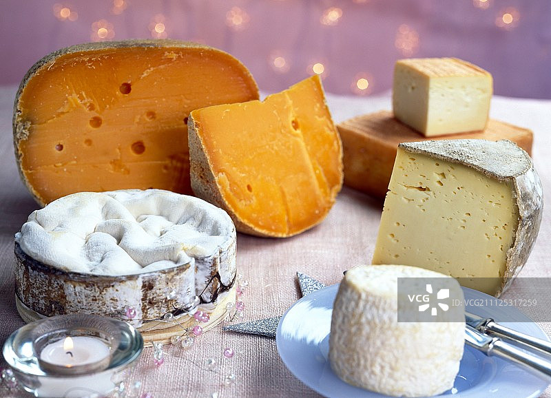 瓦什兰、芒斯特、托姆、山羊奶酪和陈年咪莫雷特奶酪图片素材