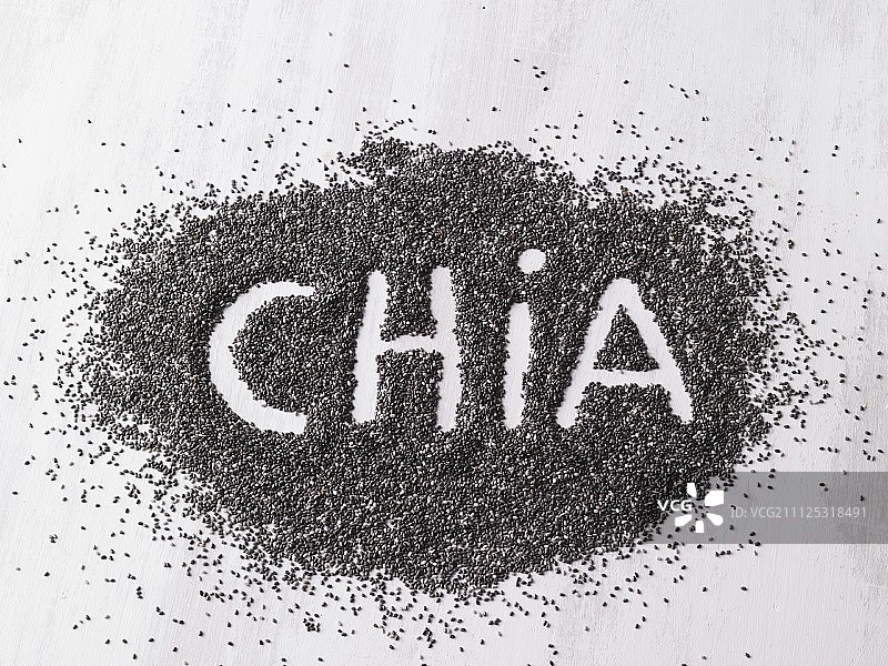 奇亚籽堆成的“奇亚”字样图片素材