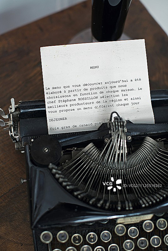 法国阿维兹的酿酒师餐厅菜单图片素材