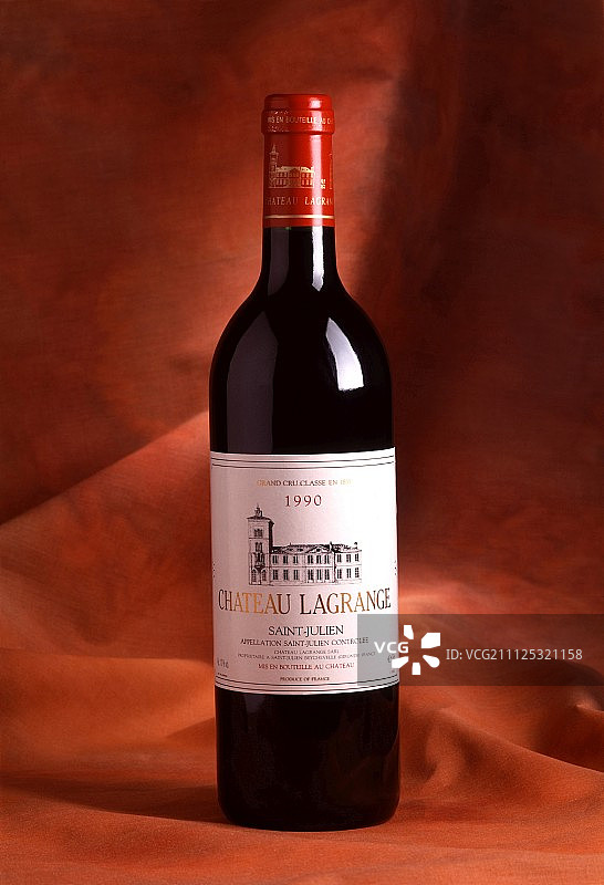 圣朱利安瓶装葡萄酒图片素材