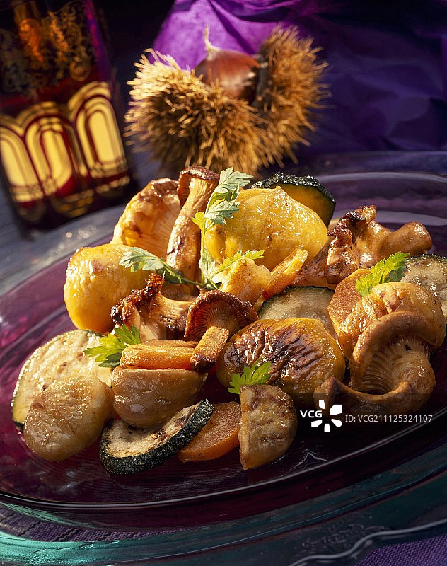 蔬菜栗子烩菜图片素材