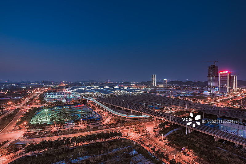 广州南站夜晚图片素材