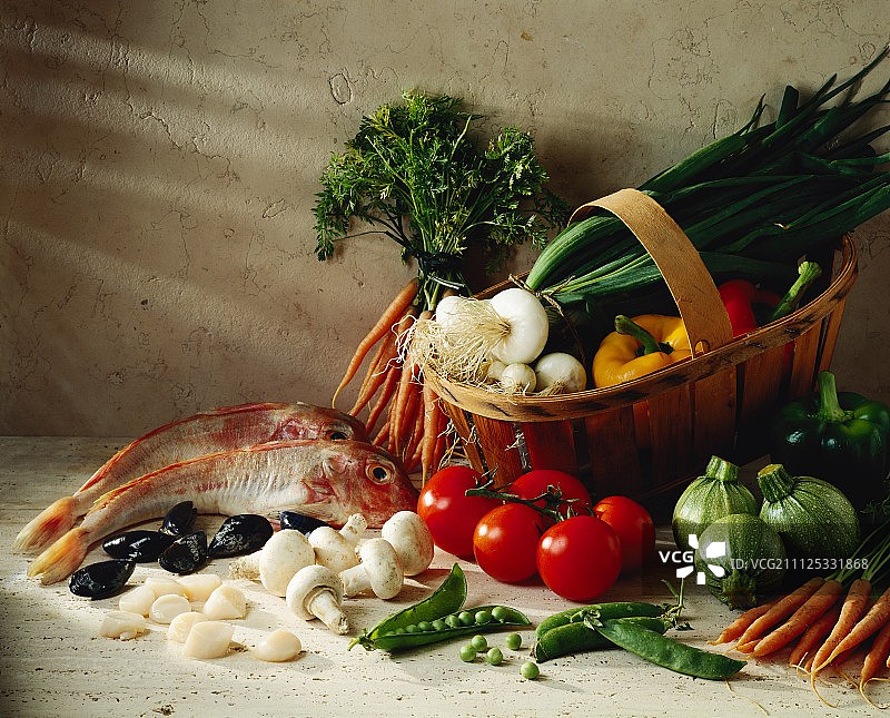 新鲜蔬菜和鱼图片素材