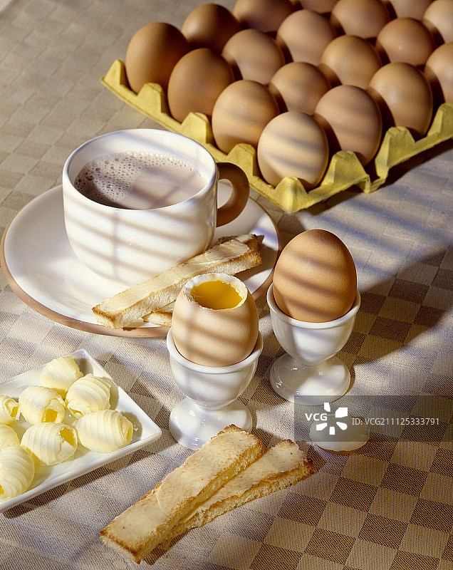 煮鸡蛋和热巧克力图片素材