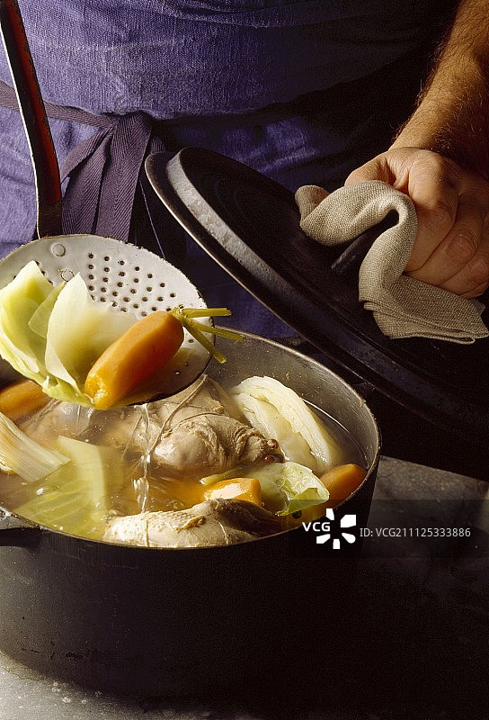 传统牛肉蔬菜炖图片素材