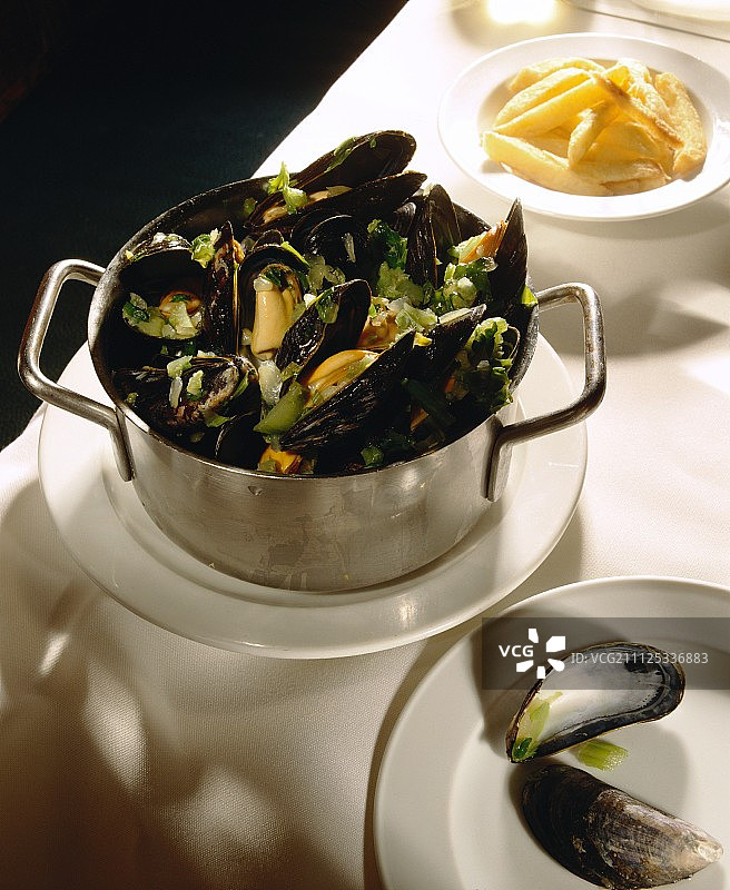 贻贝和薯条图片素材