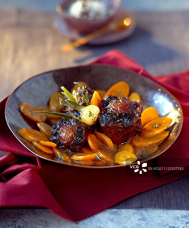 牛尾与科比埃葡萄酒图片素材