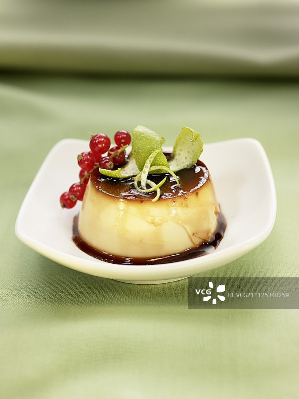 焦糖烤鸡蛋羹图片素材