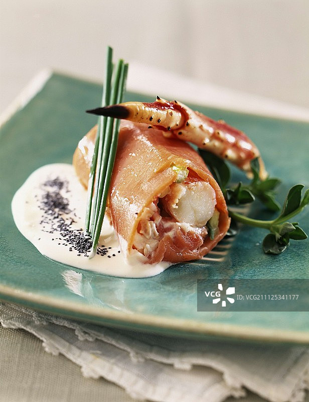 蟹肉三文鱼卷图片素材