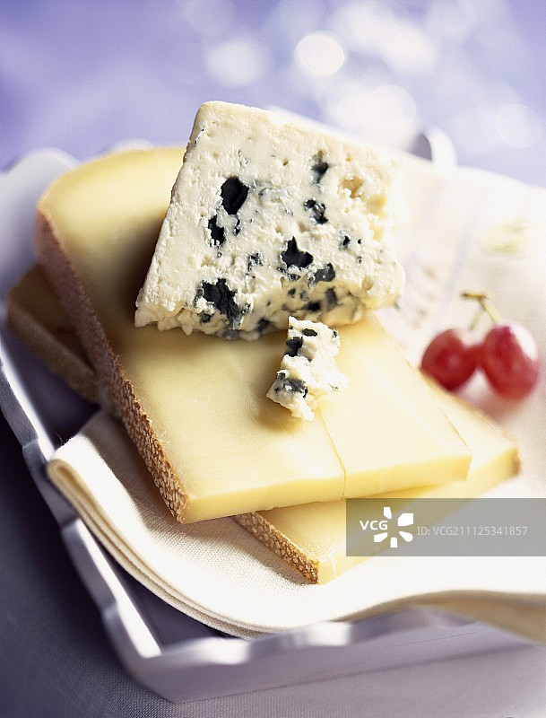 洛克福奶酪和孔泰奶酪图片素材