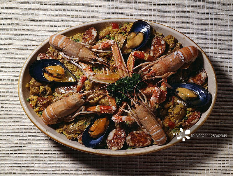海鲜什锦（贻贝、海螯虾和章鱼）图片素材