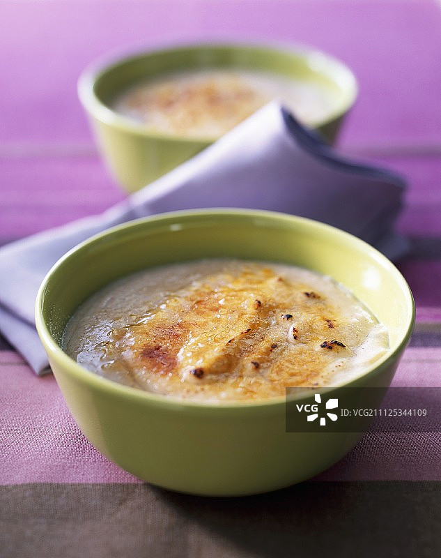 卡斯塔尼纳奶油汤图片素材