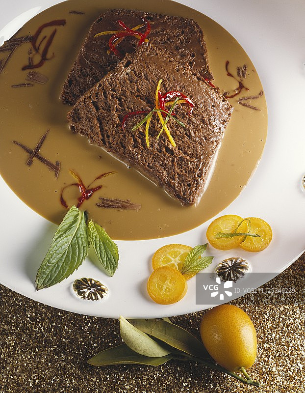 巧克力马奎斯配咖啡酱图片素材