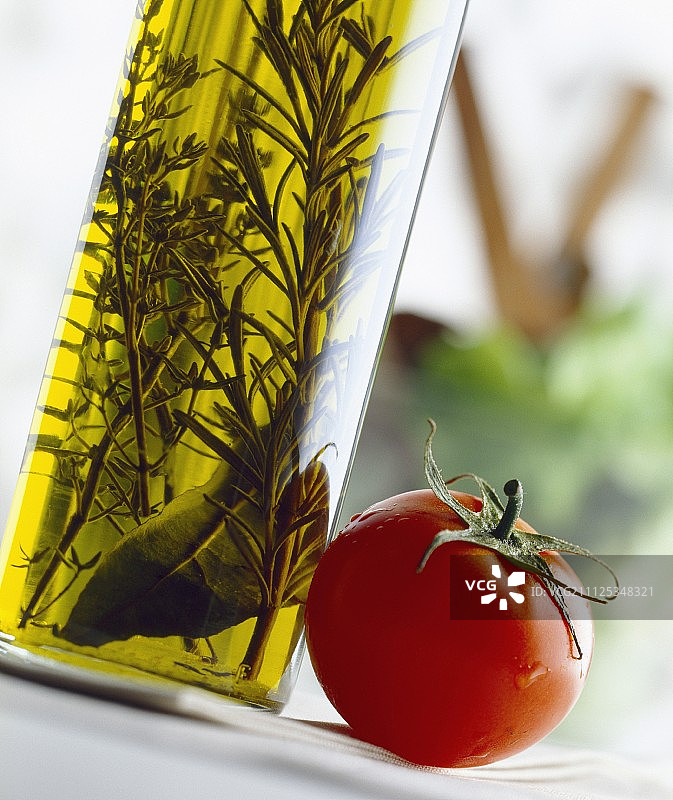 橄榄油和番茄图片素材