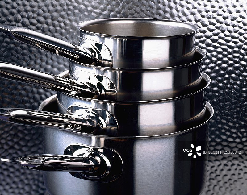 钢制烹饪锅套装图片素材