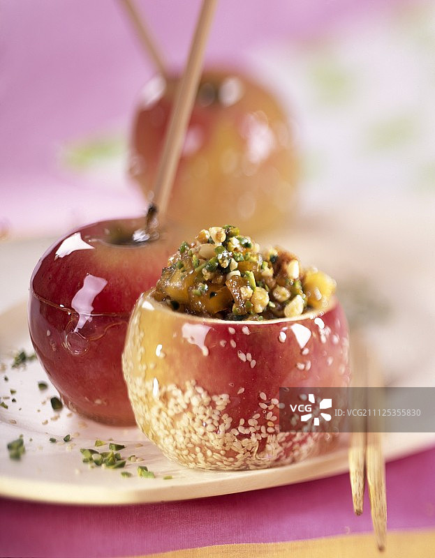 焦糖开心果馅苹果图片素材