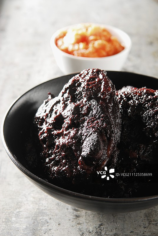 红酒胡萝卜泥烩羊颈肉图片素材