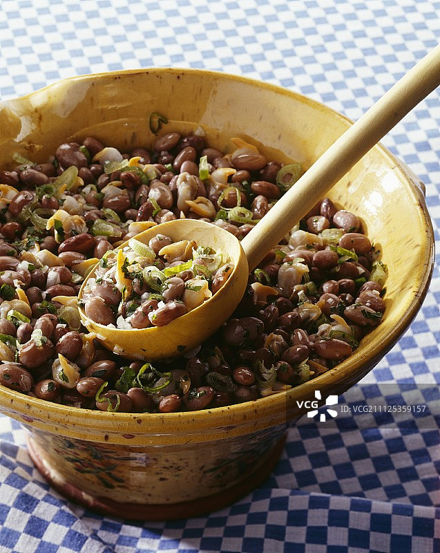 粉色花纹豆与鸟蛤沙拉图片素材