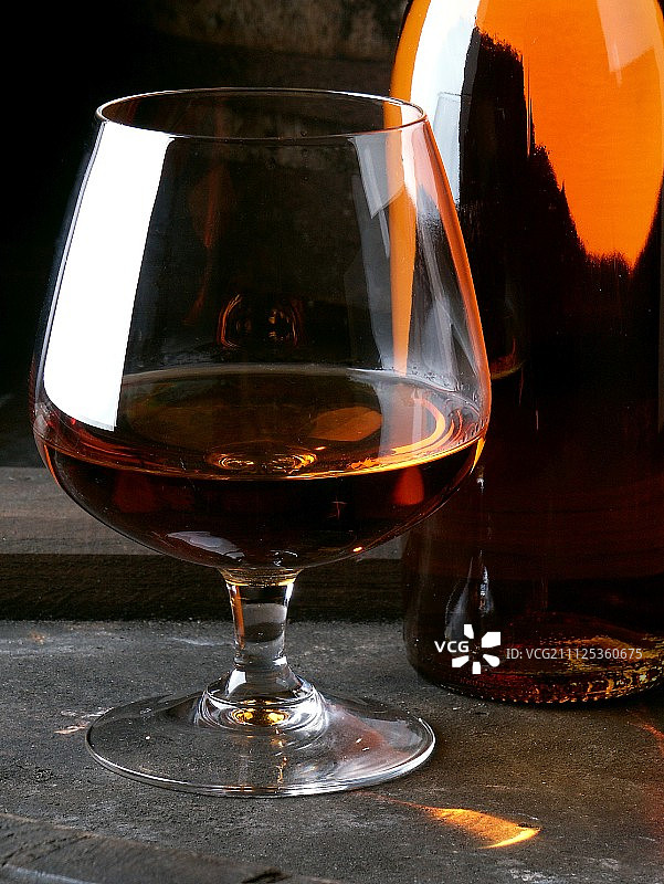 白兰地酒杯图片素材