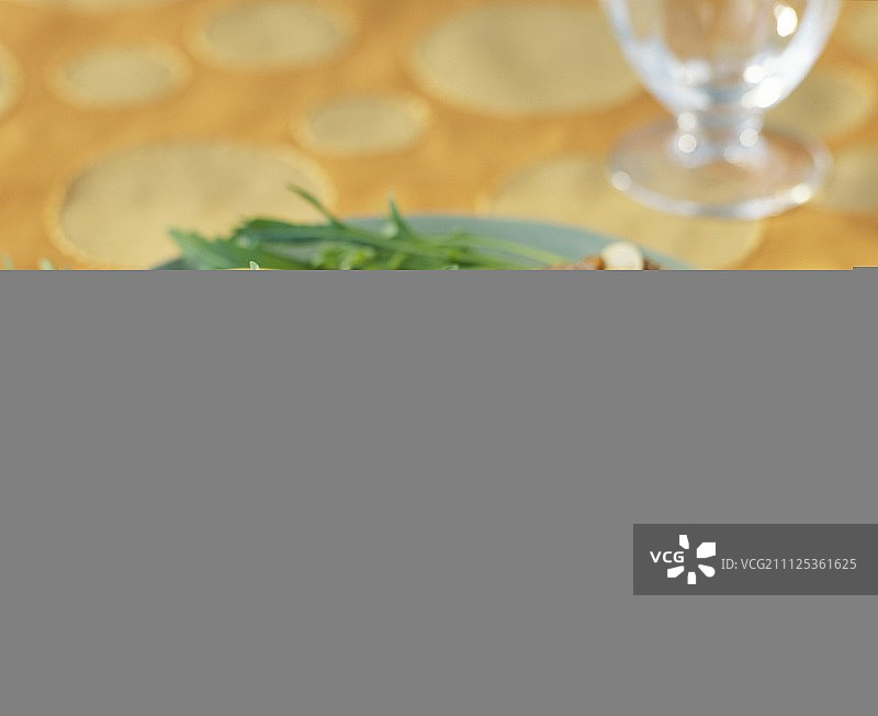 糖醋酱小野猪肉片和南瓜法式蛋奶酥图片素材