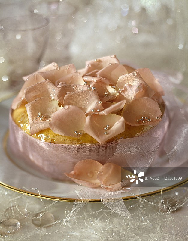 玫瑰花瓣蛋糕图片素材