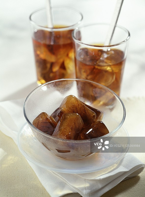 茶味冰块和冰茶图片素材