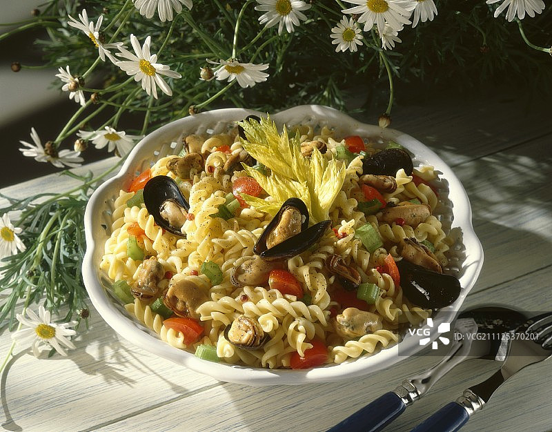 螺旋面贻贝沙拉图片素材