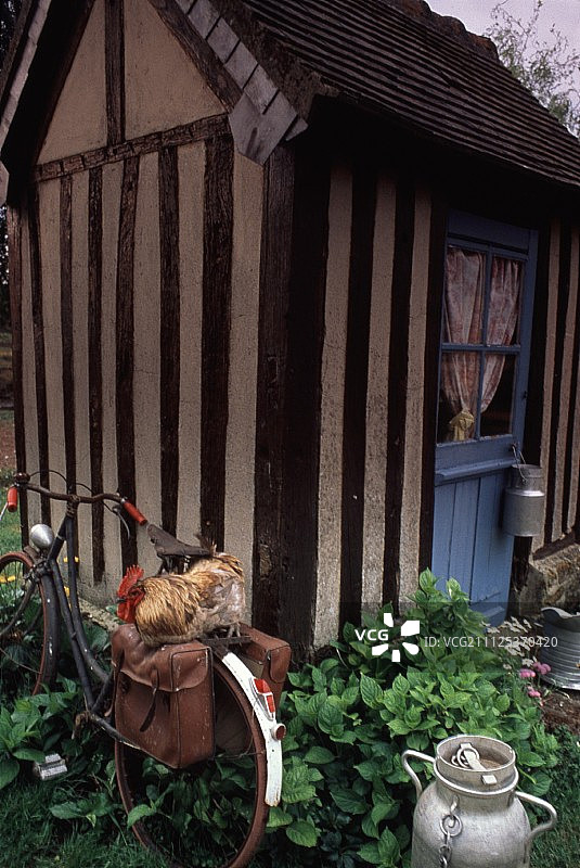 传统的半木结构房屋图片素材