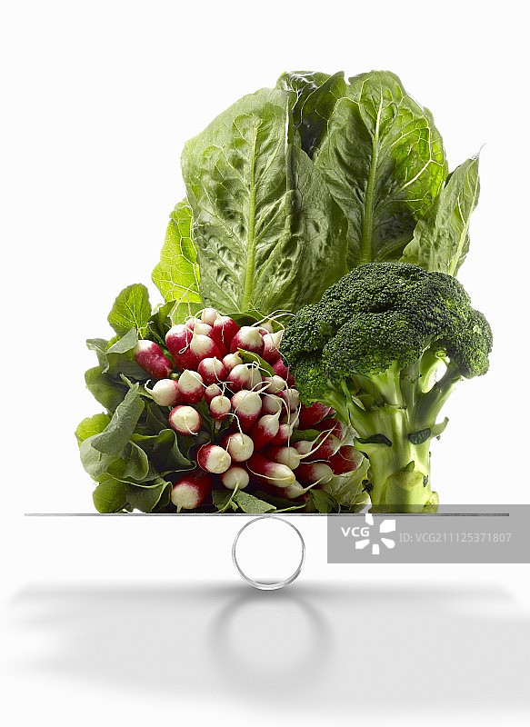 秤上的什锦蔬菜图片素材