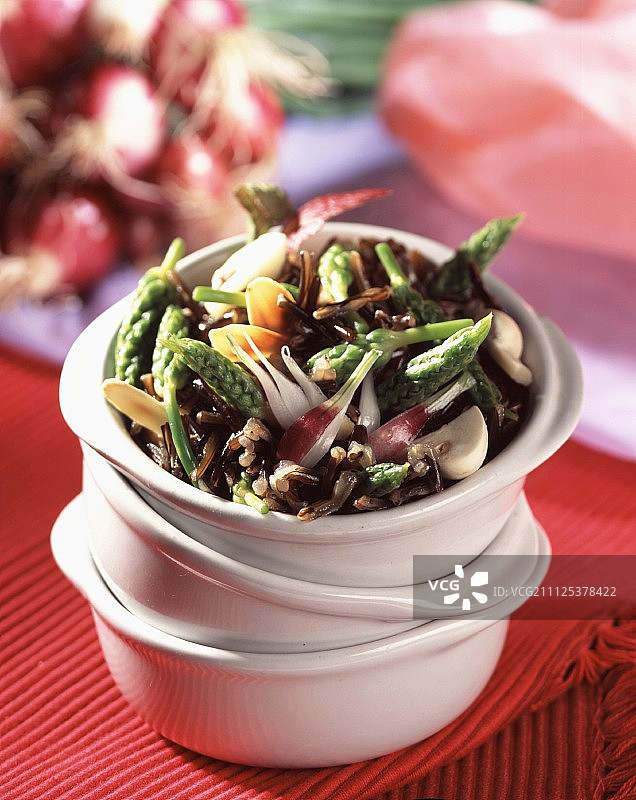 凉拌野生芦笋图片素材