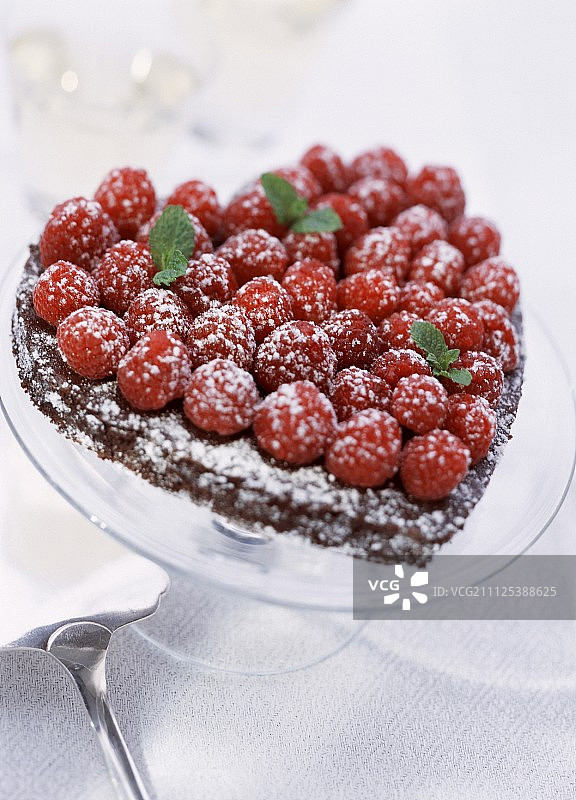 覆盆子巧克力心图片素材