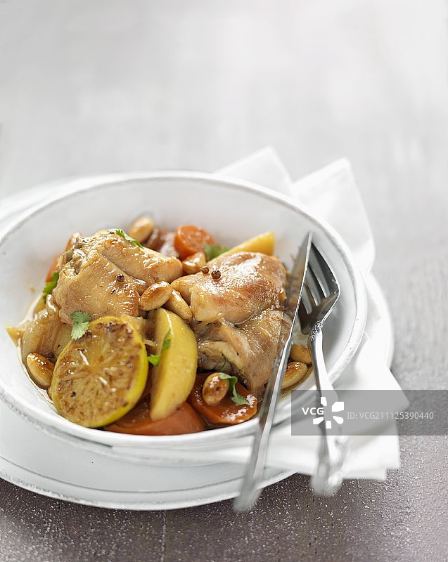 兔子塔吉锅图片素材