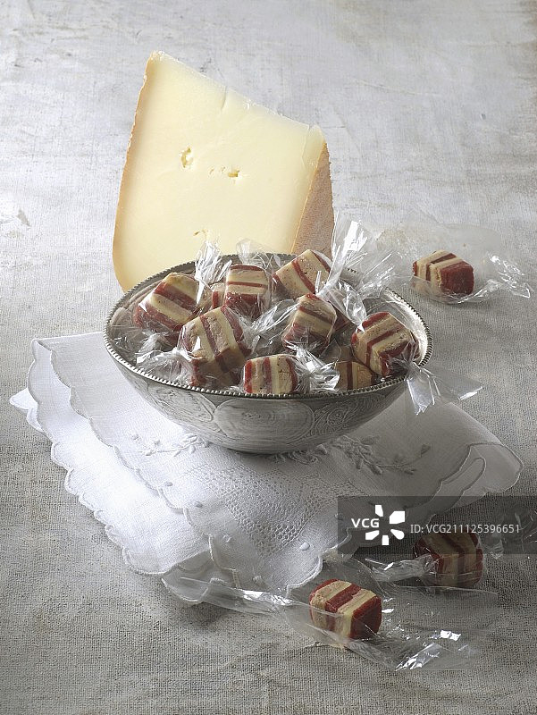 鹅肝、鸭胸肉和奶酪咸味糖果图片素材