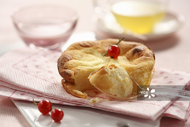 individual法式白奶酪舒芙蕾图片素材