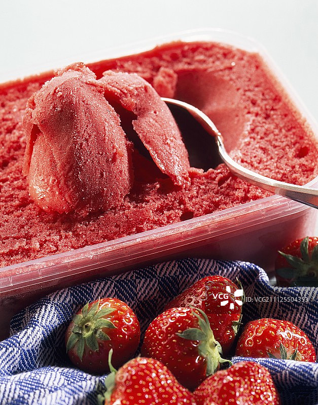 草莓冰沙图片素材