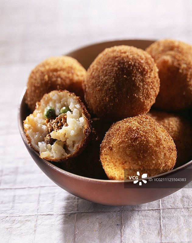 牛肉意式炸饭团图片素材