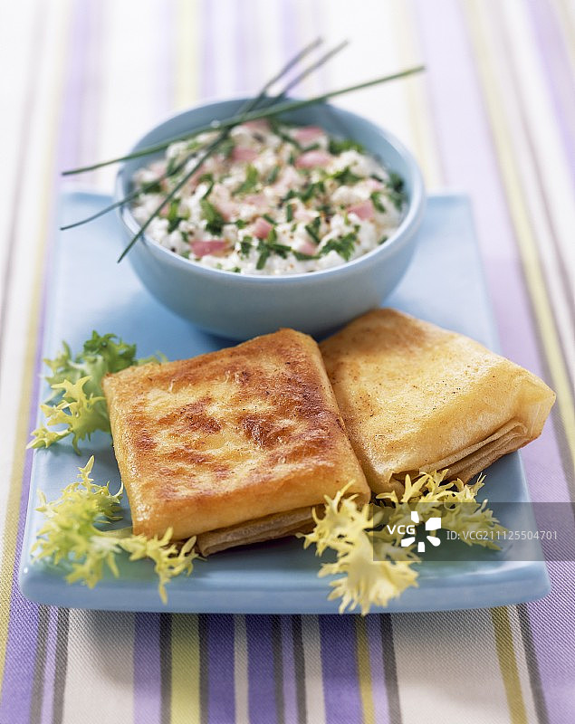 香草法式乳酪搭配圣马瑟兰可丽饼（主题：Robuchon食谱）图片素材