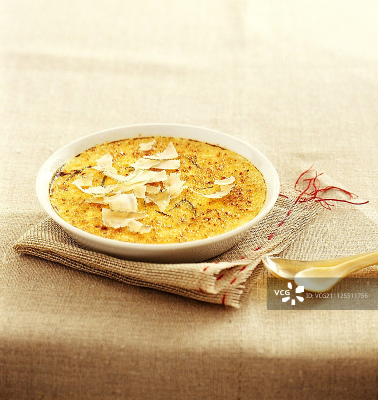 山羊奶酪迷迭香焦糖布丁图片素材