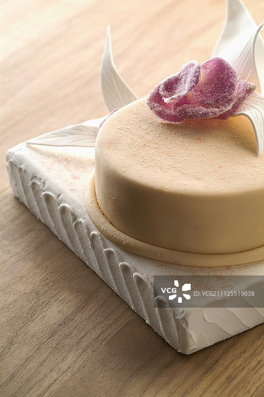 糖霜装饰蛋糕图片素材