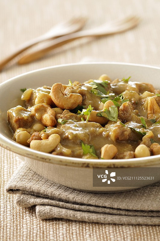 鹰嘴豆腰果咖喱小牛肉图片素材