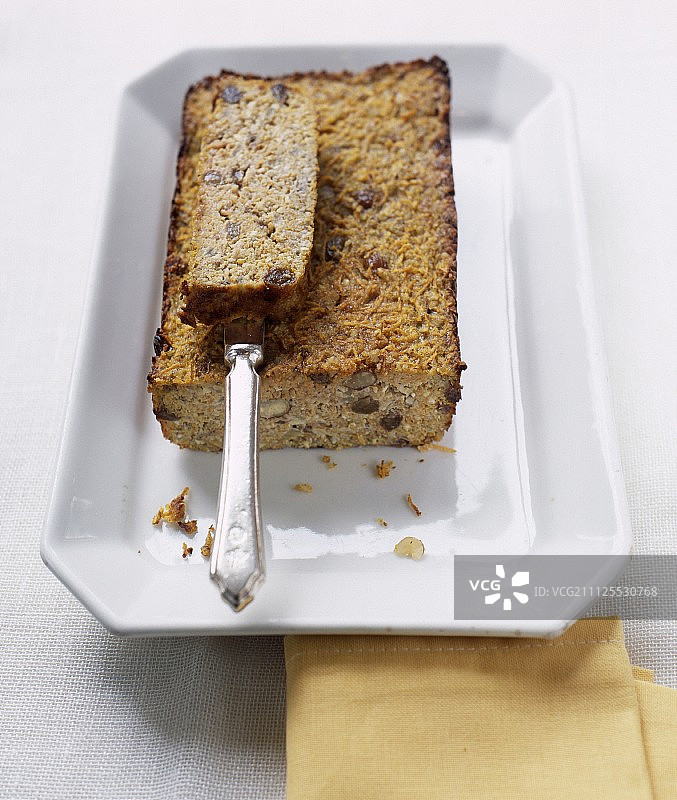 鸡肉榛子葡萄干冻糕图片素材