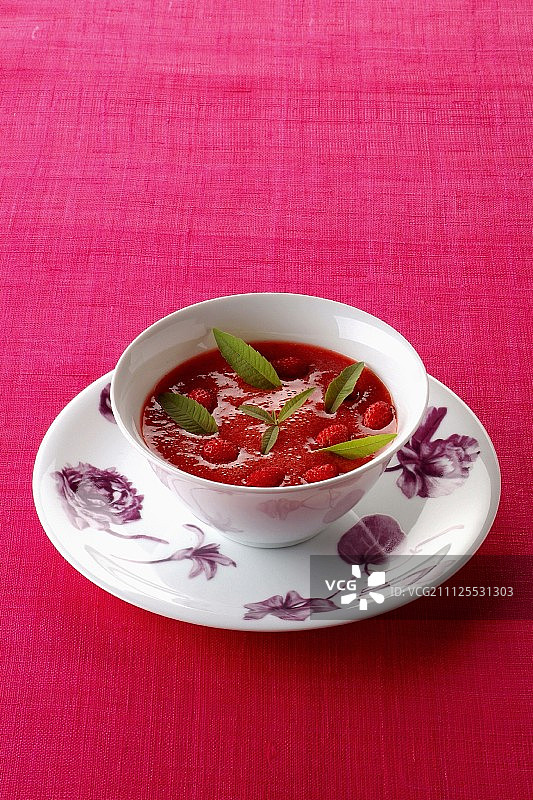 香槟草莓汤图片素材