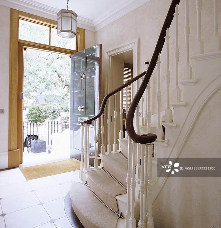 英式住宅走廊的楼梯图片素材