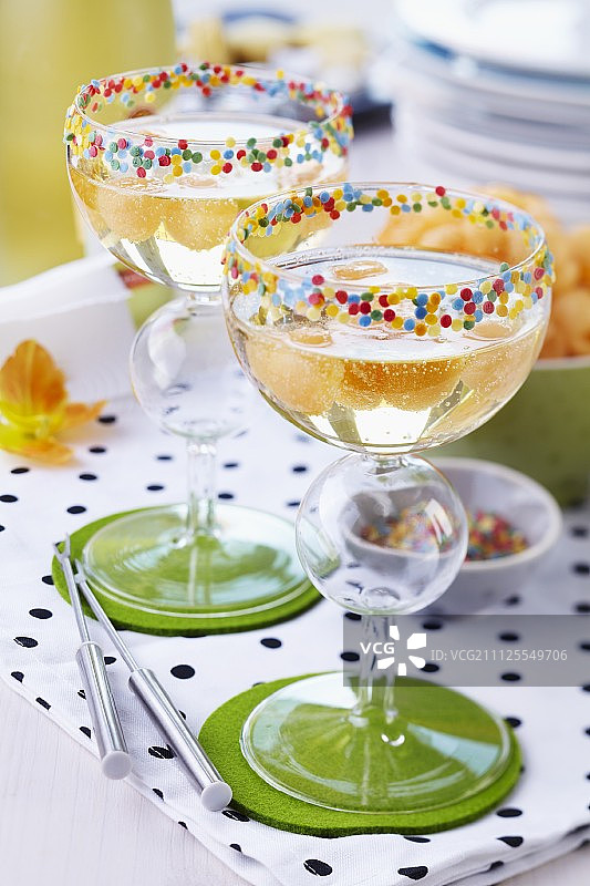 香槟蜜瓜球鸡尾酒图片素材