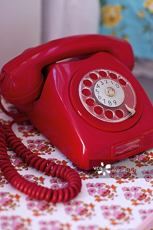 红色复古电话图片素材