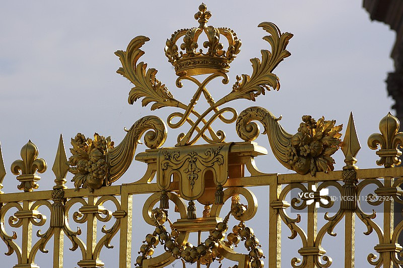 凡尔赛宫的金色大门图片素材