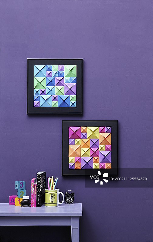 由彩色折纸方块制成的具有3D效果的欧普艺术风格的两个框架图片素材